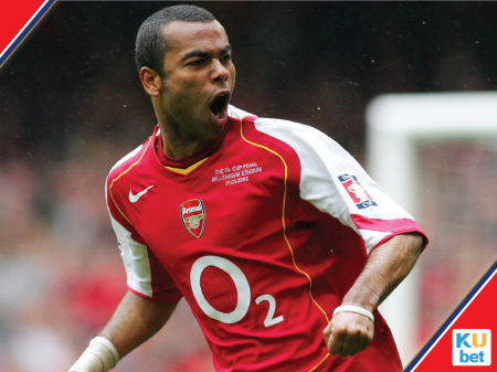 แอชลีย์ โคล นักเตะอาร์เซนอล แอชลีย์ โคล นักเตะอาร์เซนอล